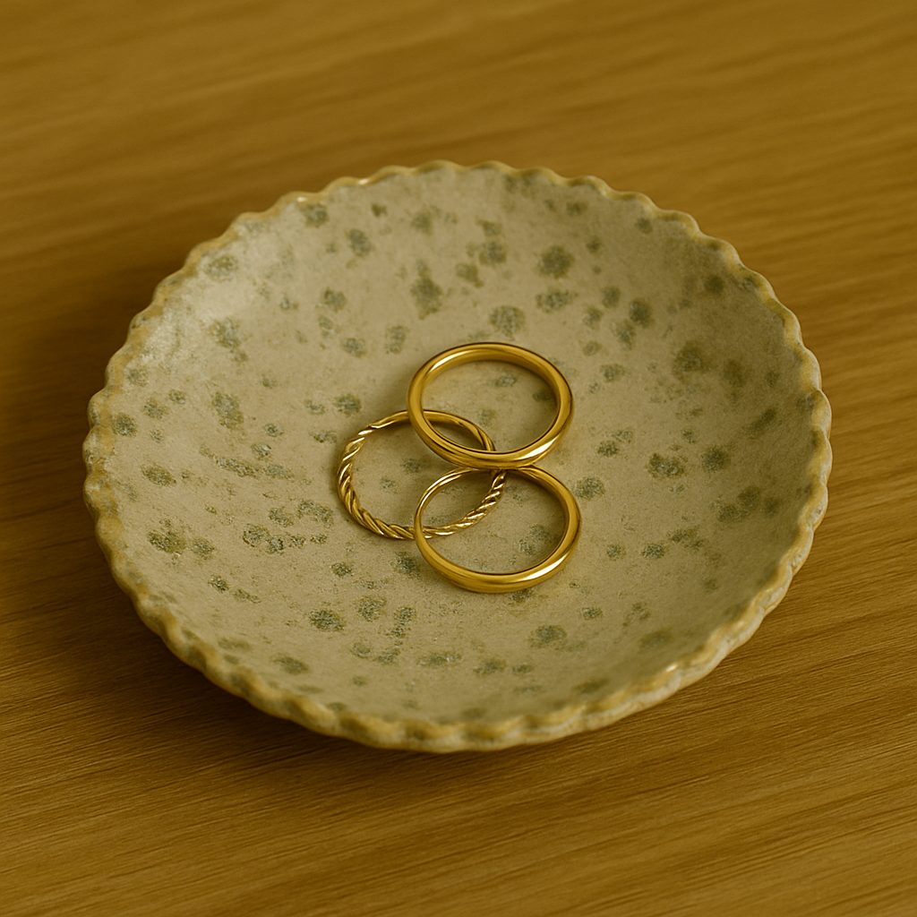 LLEAF Handmade Ceramic Ring Dish